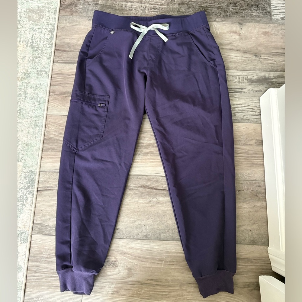 FIGS Zamora Jogger Scrub Bottom Plum Limited Edition MP